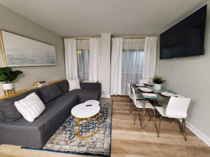 אורלנדו Remodeled 2Bd/2Ba Condo Mins From Universal Studio מראה חיצוני תמונה